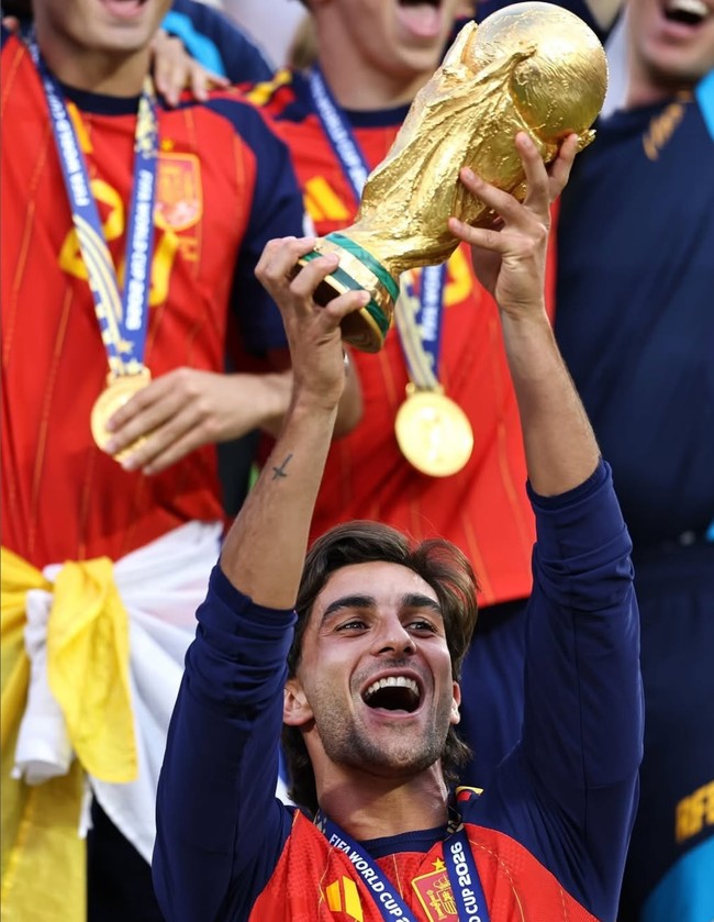 Penyerang tampan timnas Spanyol ini mencetak satu-satunya gol ke gawang Argentina. Ferran Torres menjebol gawang Argentina di menit ke-106 babak perpanjangan waktu poda laga final Piala Dunia 2026 di MetLife Stadium, New York, Minggu (19/7/2026) atau Senin (20/7/2026) waktu Indonesia. Foto: Dok. Instagram Ferran Torres