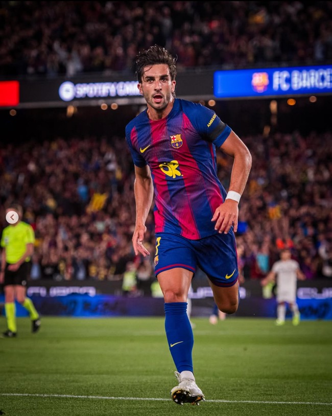 Ferran pindah ke klub Manchester City pada 2020 dan sukses meraih gelar Premier League serta EFL Cup. Namun pada Januari 2022, Barcelona memboyongnya kembali ke Spanyol. Dia pun tampil gemilang membantu Barcelona meraih treble domestik pada musim 2024-25. Foto: Dok. Instagram Ferran Torres