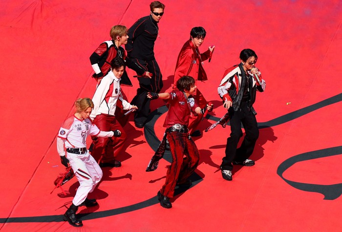 Soccer Football - FIFA World Cup 2026 - Final - Spain v Argentina - Halftime Show - New York/New Jersey Stadium, East Rutherford, New Jersey, U.S. - July 19, 2026 BTS performs during the Halftime Show REUTERS/Mike Segar