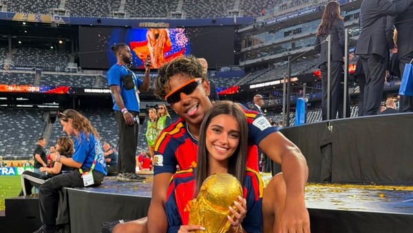 8 Gaya Pacar Lamine Yamal di Piala Dunia 2026, Temani Sang Kekasih Jadi Juara