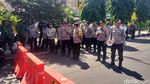 Jalan Hasanudin Kota Kediri Ditutup Akibat Aksi Demo