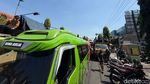 Jalan Hasanudin Kota Kediri Ditutup Akibat Aksi Demo