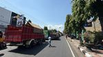 Jalan Hasanudin Kota Kediri Ditutup Akibat Aksi Demo