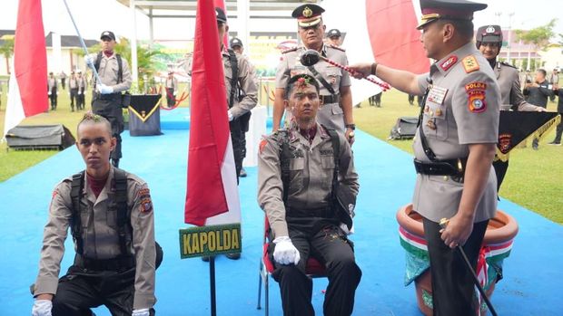 Kapolda Riau Irjen Pol Herry Heryawan membuka Pendidikan Bintara Tahun Anggaran 2026 di SPN Polda Riau Kapolda Riau Irjen Pol Herry Heryawan membuka Pendidikan Bintara Tahun Anggaran 2026 di SPN Polda Riau, Kampar, Senin (20/7/2026).