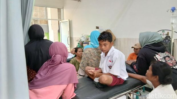 Keracunan MBG Kondisi murid SDN 1 Sendangrejo, Blora, yang dirawat di Puskesmas Ngawen usai diduga keracunan menu MBG, Senin (20/7/2026).