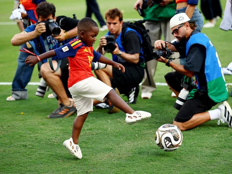 Potret Gemas Kelakuan Adik Lamine Yamal saat Spanyol Juara Piala Dunia 2026