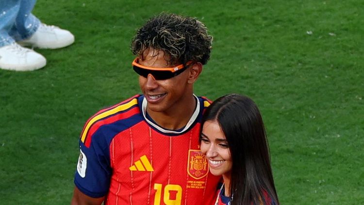Potret Romantis Lamine Yamal dan Pacar Usai Spanyol Juara Piala Dunia 2026