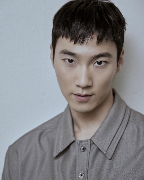 Aktor Korea Selatan Lee Hong Nae.