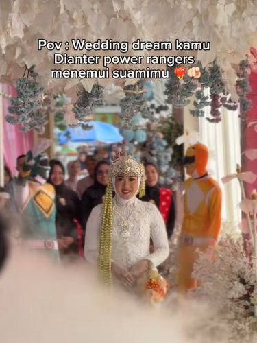 Momen akad nikah unik di Tasikmalaya viral setelah pengantin wanita diarak dua kakaknya yang berkostum Power Rangers demi menepati janji masa kecil mereka.