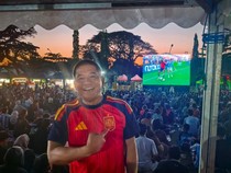 Momen Seru Pangdam Hasanuddin Nobar Piala Dunia dengan Ribuan Warga Makassar