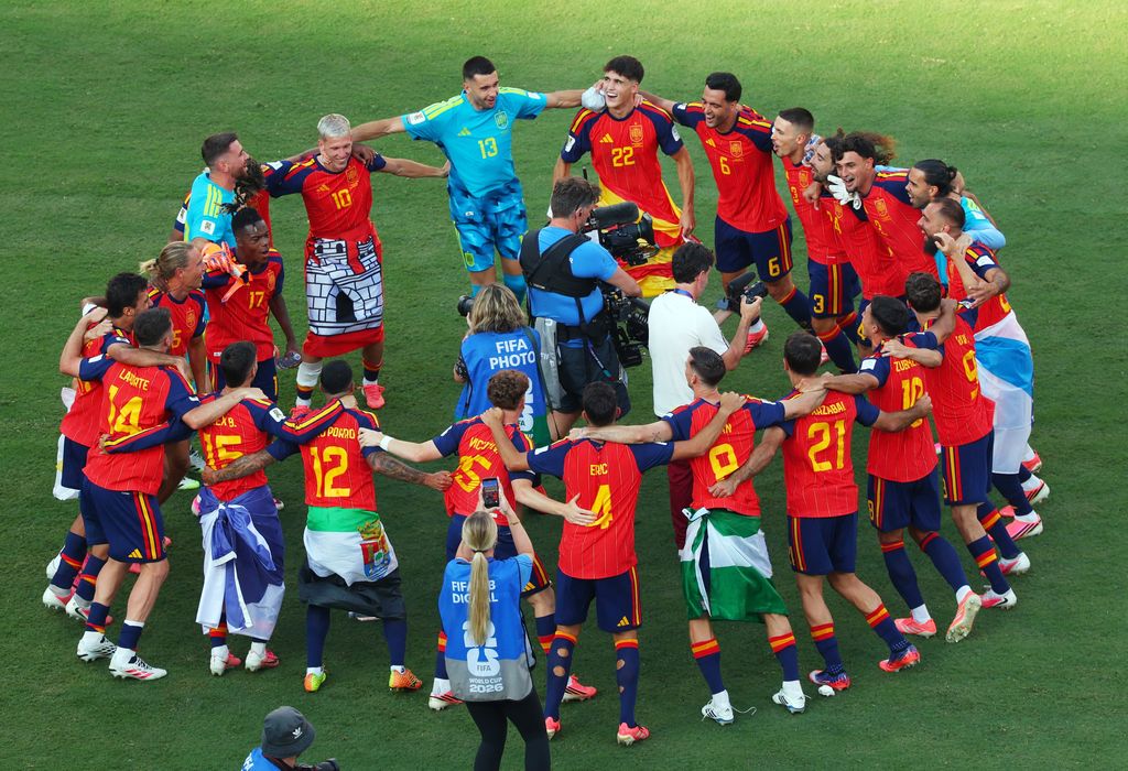 Para pemain Spanyol merayakan keberhasilan menjuarai Piala Dunia FIFA 2026 usai mengalahkan Argentina pada laga final di New York/New Jersey Stadium, East Rutherford, New Jersey, Amerika Serikat, Minggu (19/7/2026). Para pemain Spanyol merayakan keberhasilan menjuarai Piala Dunia FIFA 2026 usai mengalahkan Argentina pada laga final di New York/New Jersey Stadium, East Rutherford, New Jersey, Amerika Serikat, Minggu (19/7/2026). (REUTERS/Mike Segar)