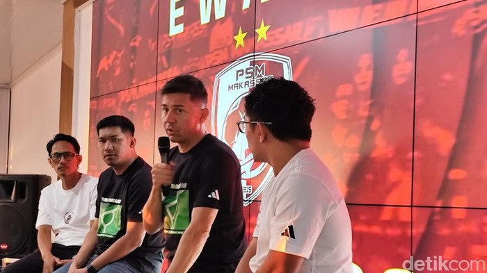 Pelatih PSM Makassar Darije Kalezic saat konferensi pers.
