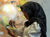 Pelatihan Decoupage Perkuat Kemandirian Ekonomi Perempuan