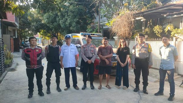 Polisi mengusut kasus seekor anjing jenis husky dibacok di Kabupaten Bekasi, Jawa Barat (Jabar). Polisi mendatangi tempat kejadian perkara (TKP). (dok Istimewa)