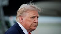 Trump Ancam Bom Jembatan-Pembangkit Jika Iran Tembaki Kapal di Selat Hormuz