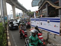 Proyek Gorong-gorong Bikin Jalan Ciledug Macet Tiap Hari