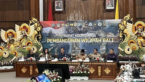 Rakor Pembangunan Wilayah Bali di Kantor Gubernur Bali, Senin (20/7/2026). (Rizki Setyo/detikBali)