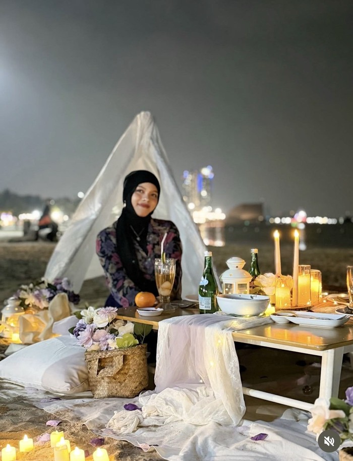 Sajidah Halilintar Rayakan Ultah di Pantai hingga Makan di Resto Korea