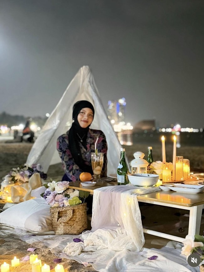 Sajidah Halilintar Rayakan Ultah di Pantai hingga Makan di Resto Korea