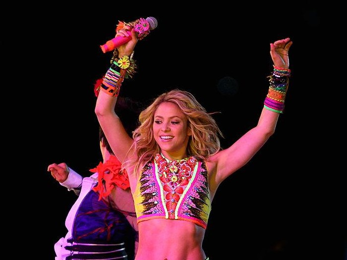 Penyanyi Shakira tampil membawakan lagu 