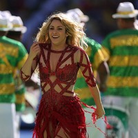 Shakira kembali tampil di Piala Dunia berikutnya, yang digelar di Brasil pada 2014. Mantan kekasih atlet sepakbola Gerard Pique ini menyanyikan ‘La La La’, salah satu lagu resmi Piala Dunia. Foto: Getty Images/Ian MacNicol