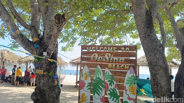Suasana di Pantai Oesina, Kabupaten Kupang, NTT, Minggu (19/7/2026). Foto: Simon Selly/detikBali. Suasana di Pantai Oesina, Kabupaten Kupang, NTT, Minggu (19/7/2026). Foto: Simon Selly/detikBali.