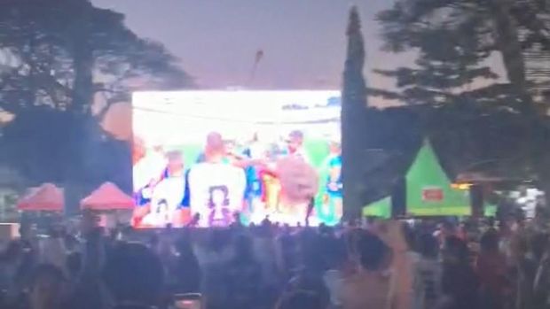 Suporter merayakan saat Spanyol mencetak gol kemenangan atas Argentina. Dok Istimewa Suporter merayakan saat Spanyol mencetak gol kemenangan atas Argentina. Dok Istimewa