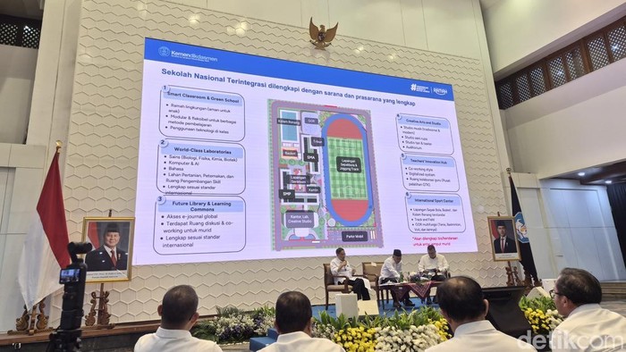 Taklimat media Sekolah Nasional Terintegrasi oleh Kemendikdasmen di Jakarta, Senin (20/7/2026).