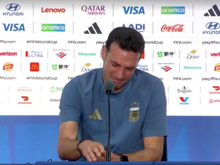 Tangis Lionel Scaloni Pecah