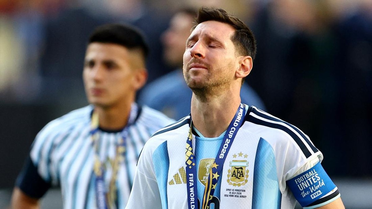 Tangis Messi Usai Argentina Gagal Pertahankan Gelar Juara Dunia Tangis Messi Usai Argentina Gagal Pertahankan Gelar Juara Dunia