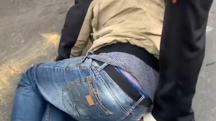 Tangkapan layar pelaku pencurian motor pedagang sayur saat ditangkap warga  Kuningan