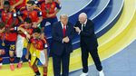 Trump Dicemooh saat Serahkan Trofi Piala Dunia