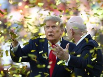 Trump Disoraki dan Dicemooh Saat Serahkan Trofi Piala Dunia 2026