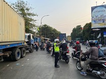 Lalin Cakung Jaktim Arah Cilincing dan Bekasi Macet Pagi Ini