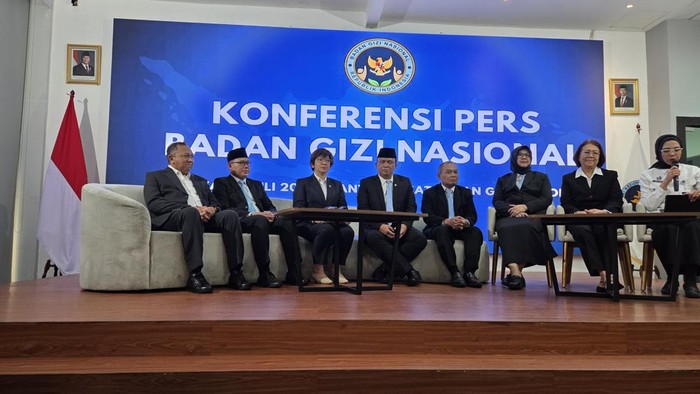 Badan Gizi Nasional (BGN) memperkenalkan lima pejabat baru, Selasa (21/7/2026). Kelimanya merupakan pengganti dari pejabat sebelumnya mulai dari Sekretaris Utama hingga Deputi Bidang Pemantauan dan Pengawasan.