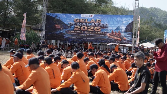 BPBD Jatim Gelar Peralatan 2026 di Pantai Pancer Dorr Pacitan