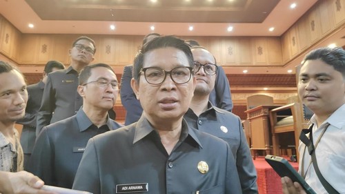 Bupati Badung, I Wayan Adi Arnawa usai sidang di DPRD Badung, Selasa (21/7/2026). (Agus Eka/detikBali)