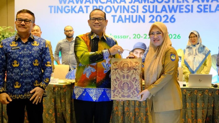 Bupati Gowa Sitti Husniah Talenrang mengikuti tahapan wawancara Jamsostek Award 2026 di The Rinra Hotel Makassar, Senin (20/7).