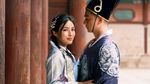 Gaya Tiffany Soetanto-Chef Arnold Pakai Hanbok Saat Musim Panas di Seoul