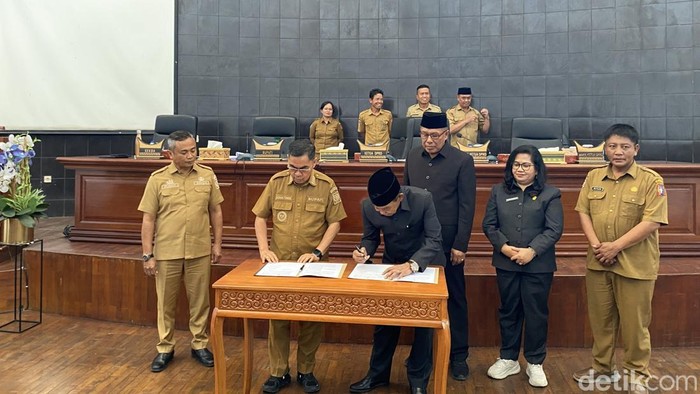 Rapat Paripuran DPRD Tana Toraja, Sulawesi Selatan (Sulsel), Selasa (21/7/2026).