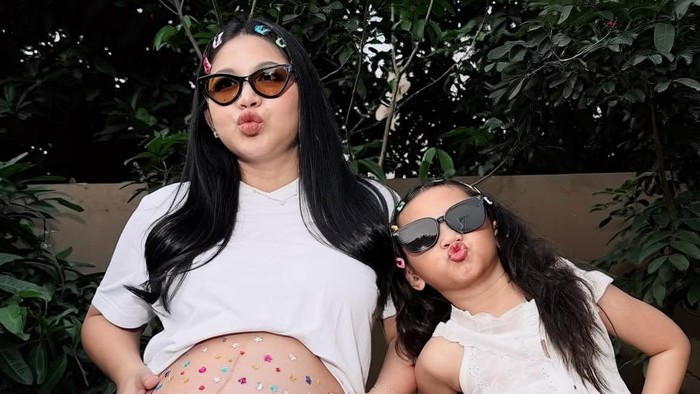 Eriska Nakesya hamil anak kedua