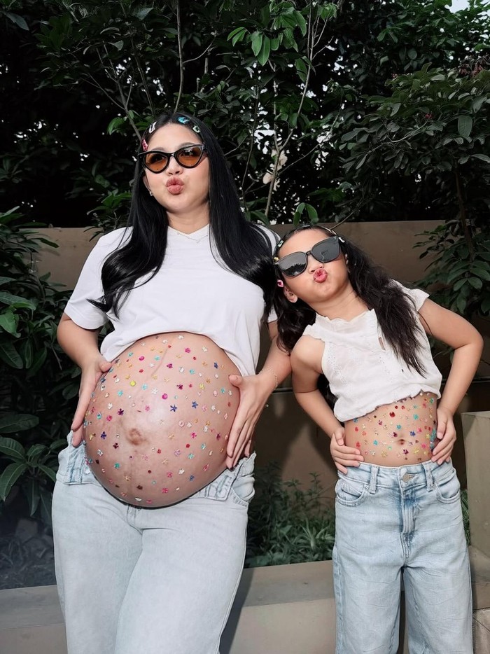 Eriska Nakesya hamil anak kedua