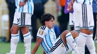 Simeone Ikat Sepatu, Argentina pun Kebobolan!