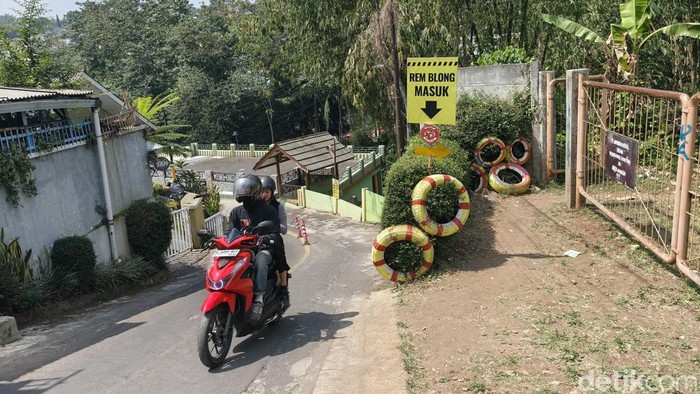 Jalur penyelamat di Jalan Rancabentang.