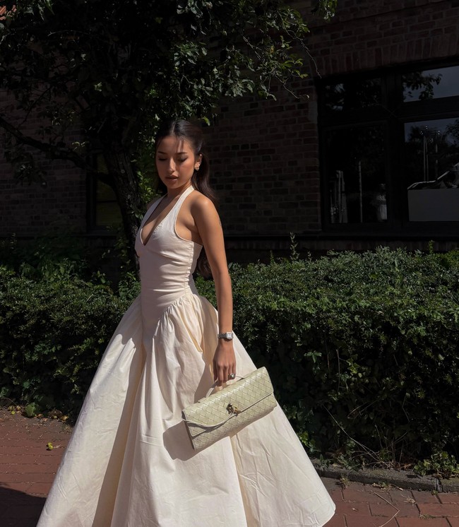 Tak sedikit yang memuji kecantikan Jennifer. She’s the real princess, bunyi salah satu komentar. Soooo Beautiful, komentar lain. Foto: Instagram/@jenniferhubner