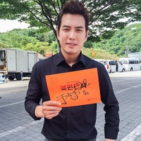 Selama 28 tahun berkarier, ini adalah kali pertama Joo Sang Wook memerankan karakter antagonis di Agent Kim Reactivated. Sebelumnya sang aktor dikenal dengan imej pria green flag di drama romantis 2010an seperti Cunning Single Lady dan Birth of a Beauty. Foto: Instagram