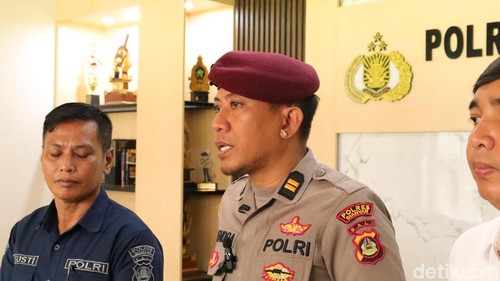 Kanit Reskrim Polsek Ubud Iptu Made Juliahendra (tengah) saat konferensi pers di Mapolres Gianyar, Selasa (21/7/2026).