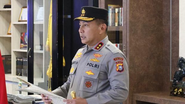 Kapolda Riau Irjen Pol Herry Heryawan melantik Kombes Akmadi sebagai Kabid Humas Polda Riau, Selasa (21/7/2026).