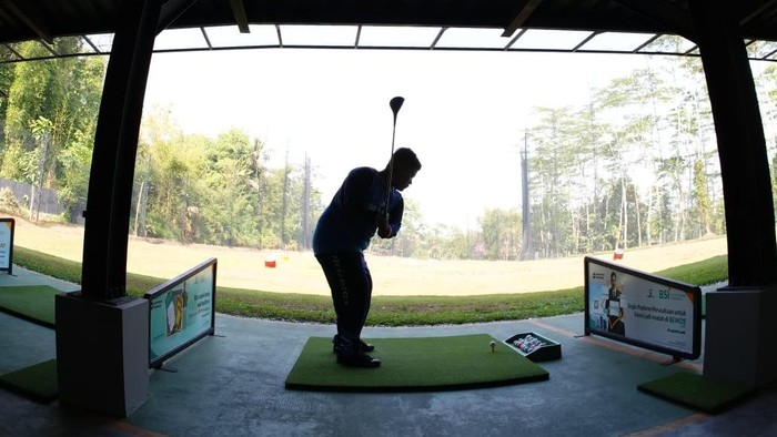 Kegiatan MPLS SMA Al Azhar 9 Jogja dengan materi olahraga golf.