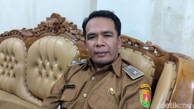 Kepala Desa Kenalan, Kecamatan Pakis, Kabupaten Magelang, Joko Santoso di kantornya, Selasa (21/7/2026). Kepala Desa Kenalan, Kecamatan Pakis, Kabupaten Magelang, Joko Santoso di kantornya, Selasa (21/7/2026).